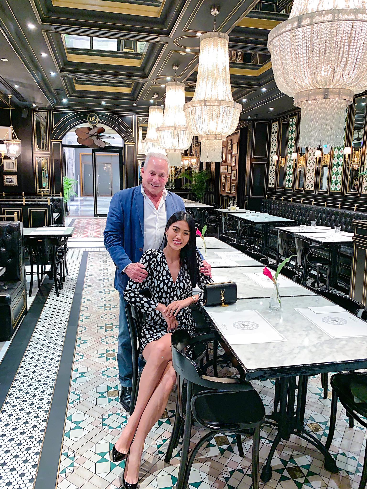 Cô gái Việt 26 tuổi tuyên bố chia tay tỷ phú Mỹ 72 tuổi dù đã đính hôn ở khách sạn 6 sao: Quyết chấm dứt vì lý do không tin nổi-6