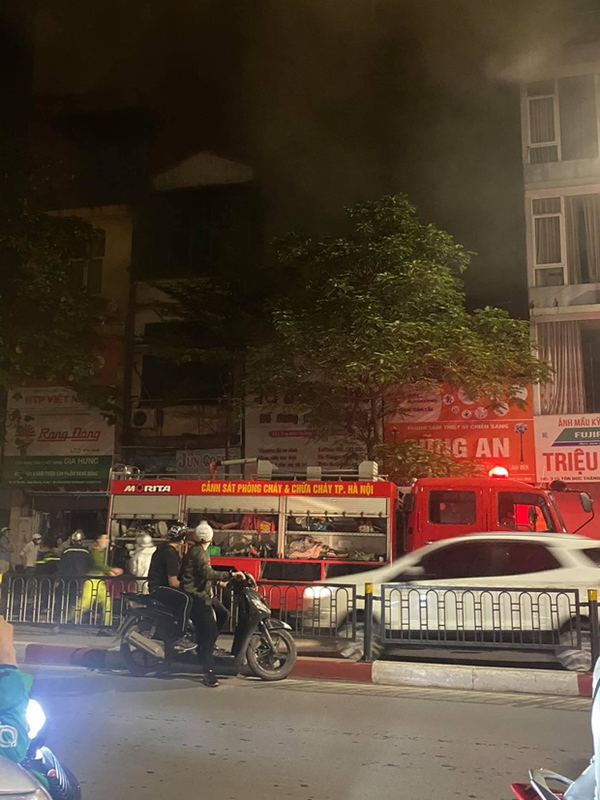 Hà Nội: Cháy nhà trên phố Tôn Đức Thắng trong đêm, 4 người tử vong-1