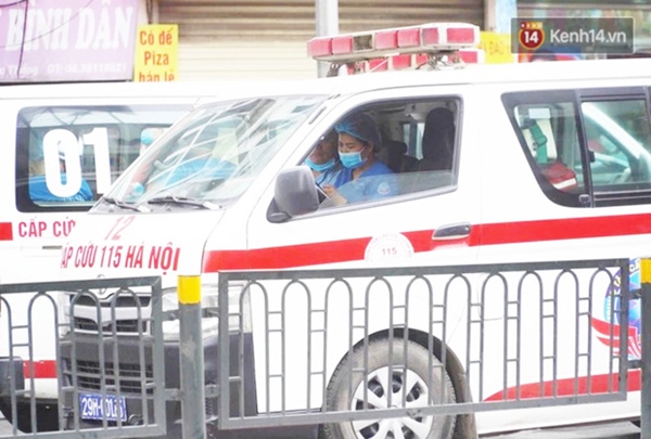 Hiện trường kinh hoàng vụ cháy nhà khiến 4 người tử vong trên phố Hà Nội: Khói vẫn âm ỉ bốc lên trên tầng tum-8