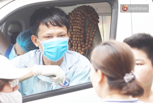 Hiện trường kinh hoàng vụ cháy nhà khiến 4 người tử vong trên phố Hà Nội: Khói vẫn âm ỉ bốc lên trên tầng tum-10