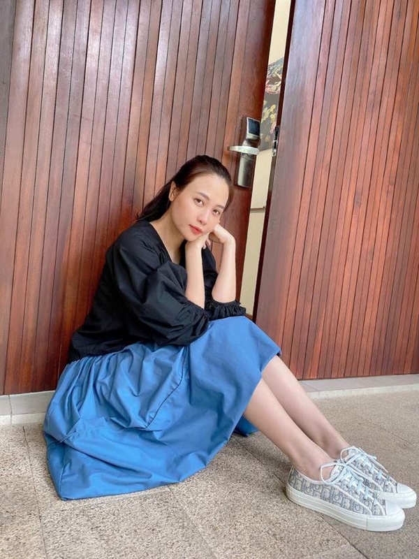 Mùa hè học sao Việt cách phối đồ sắc xanh mát lịm tim, phụ kiện đi kèm cũng là thứ nàng công sở không nên bỏ qua-10