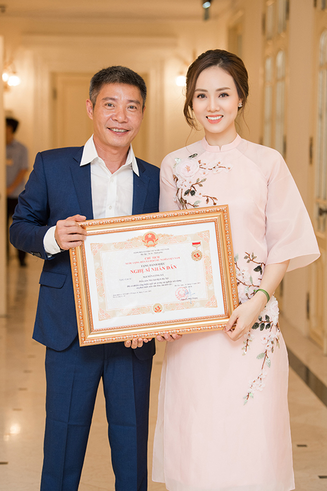 Vợ trẻ kém 15 tuổi của NSND Công Lý: Cho chồng 20 triệu tiền tiêu vặt đến công khai đòi hủy kết bạn-2