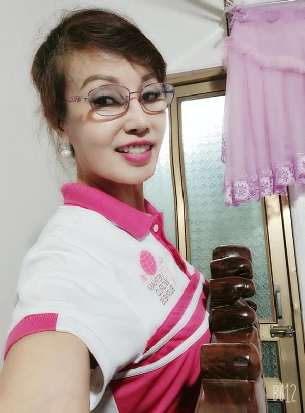Cô dâu 62 tuổi Thu Sao đăng ảnh bên chồng trẻ, hiếm hoi được dân mạng khen: Xứng đôi-3