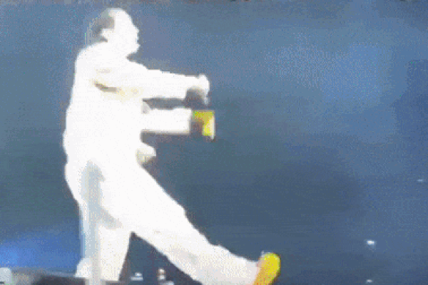 Karik tổn thương sâu sắc khi bị cà khịa mặt anh nhiều mụn, sốc toàn tập vì bị fan hỏi câu nhạy cảm-6