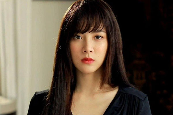 Mỗi lần đi chơi, người yêu đều đem theo một chai nước, biết lý do, em hốt hoảng vội vã chia tay-1