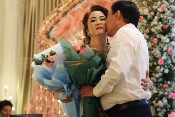 Bà Phương Hằng - vợ ông Dũng lò vôi gửi lời nhắn đến 8 người vợ của ông Yên, tiết lộ tin nhắn bày tỏ tình cảm của ông Yên dành cho mình!-5