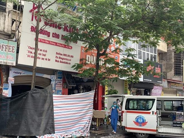 Lực lượng chữa cháy xót xa kể lại vụ hỏa hoạn thương tâm: Hai mẹ con chị Hồng nằm ôm nhau, bị các bịch bỉm đè lên nên rất lâu chúng tôi mới tìm ra-1