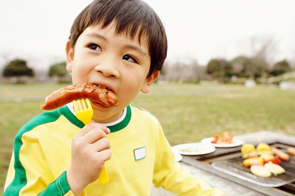 Tình trạng trẻ dậy thì sớm tăng gấp 35 lần so với 10 năm trước: Cảnh báo dấu hiệu dậy thì sớm ở bé trai mà bố mẹ Việt dễ bỏ qua-4