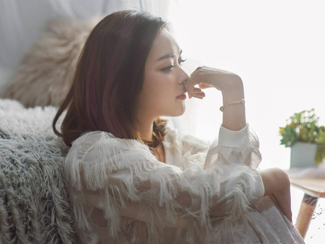 Khuyên chị dâu đừng ly hôn, chị ấy bật khóc đưa ra một thứ khiến cả nhà tôi bối rối-1