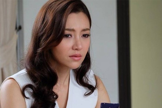 Mang thai 5 tháng mẹ chồng chỉ gửi đồ tẩm bổ mà toàn tránh mặt con dâu, vừa phàn nàn thì chồng lấy ra tờ giấy khiến tôi câm lặng