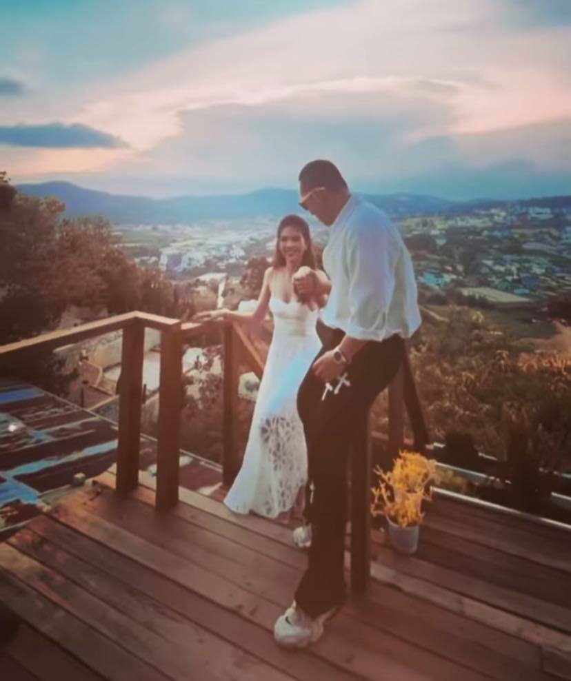 Vũ Khắc Tiệp tung hậu trường chụp ảnh ở Đà Lạt với Ngọc Trinh mà cứ ngỡ đang chụp ảnh cưới-2