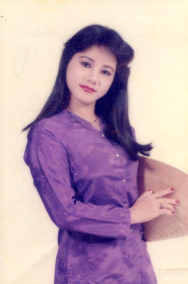 Ngọc Ánh: Không còn áo để quăng, tôi rút luôn dây nịt quăng vào khán giả-3