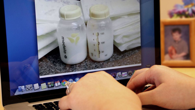 Mua sữa mẹ trên mạng: Giúp trẻ hưởng chất vàng lỏng quý giá nhưng tiềm ẩn nguy cơ tự đầu độc chính con em mình-2