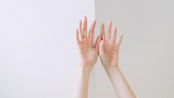 Gan xấu thì ngón tay giữa sẽ xuất hiện 3 vấn đề, nếu không có thì xin chúc mừng vì gan bạn vẫn ổn-3