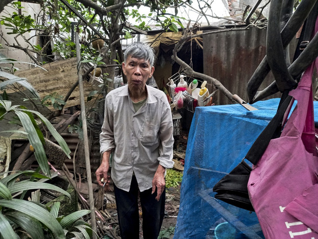 Cận cảnh căn nhà cấp bốn bị rác bủa vây của nữ lao công bị sát hại thương tâm-6