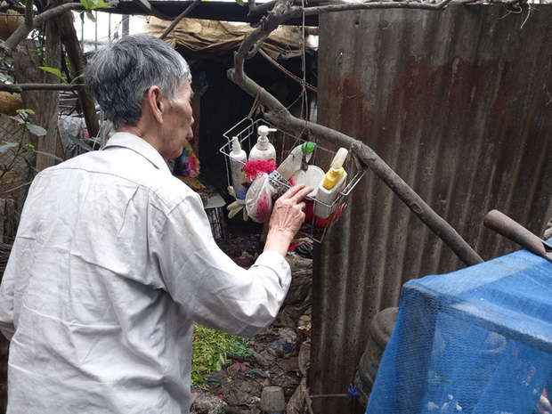 Cận cảnh căn nhà cấp bốn bị rác bủa vây của nữ lao công bị sát hại thương tâm-8