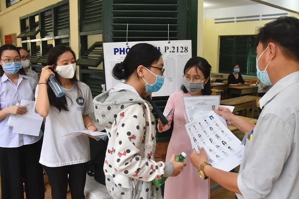 Hai trường hợp được miễn thi Ngoại ngữ khi xét tốt nghiệp THPT 2021-3