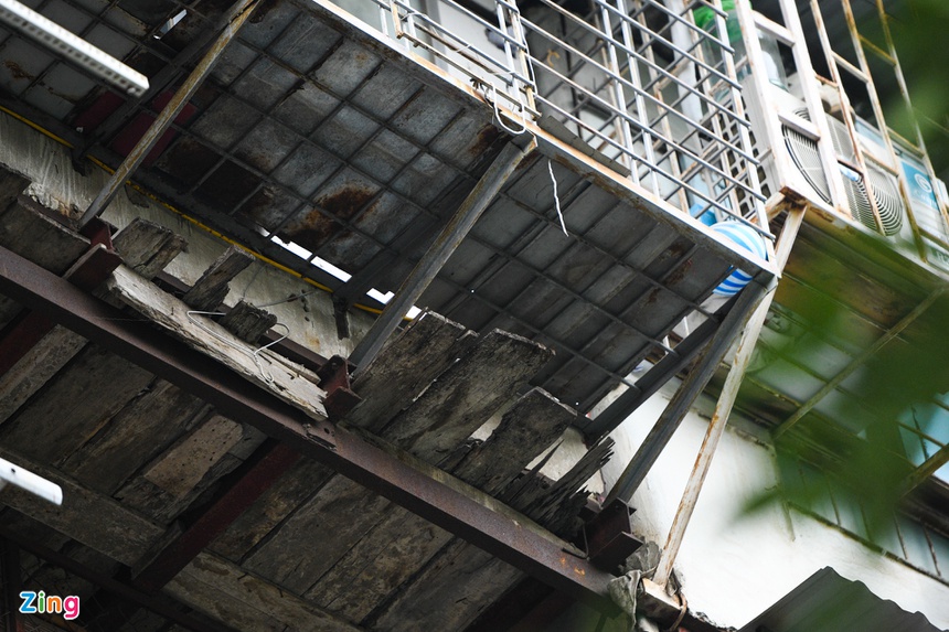 Hiểm họa từ những nhà ống không lối cầu sinh-12