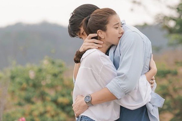 Chồng trốn vợ dậy làm đêm đến gầy rộc, tôi sụp đổ nhìn 14 hộp quà sinh nhật trong tủ-1