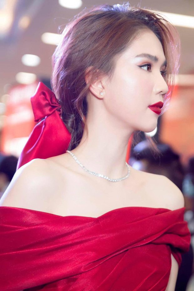 Thập kỷ lột xác của Ngọc Trinh: Người mẫu bị chê khi đi thi Hoa hậu giờ hóa nữ hoàng nội y, 16 năm chỉ thừa nhận sửa 1 chỗ-31