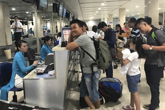 Vietnam Airlines đòi áp giá sàn, hết thời vé máy bay 0 đồng?