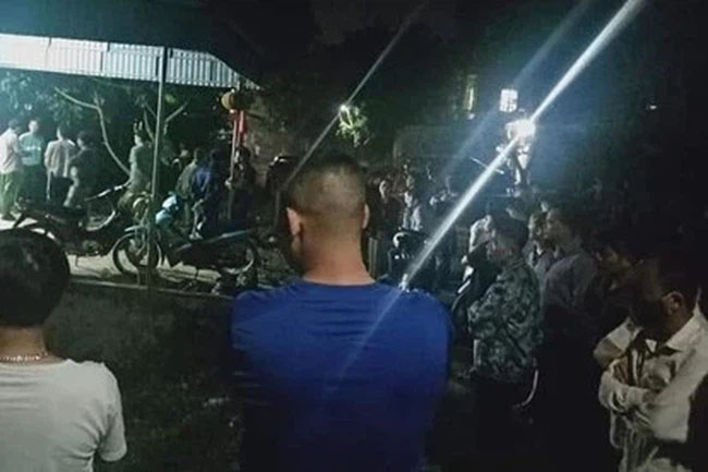 Hòa Bình: Phát hiện cô gái trẻ tẩm xăng tự thiêu trong phòng trọ, chưa xác định được danh tính-1