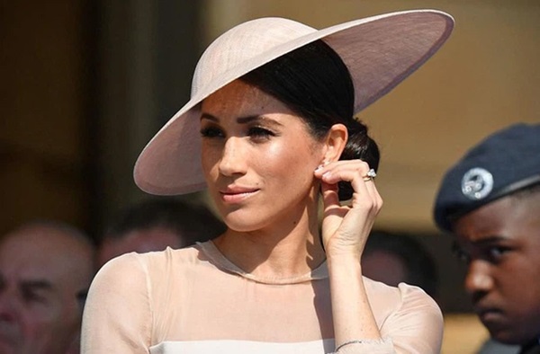 Harry khiến nhân viên cung điện khiếp sợ, tham vọng lớn nhất của Meghan được tiết lộ, gia nhập hoàng gia Anh chỉ là một nước cờ-2