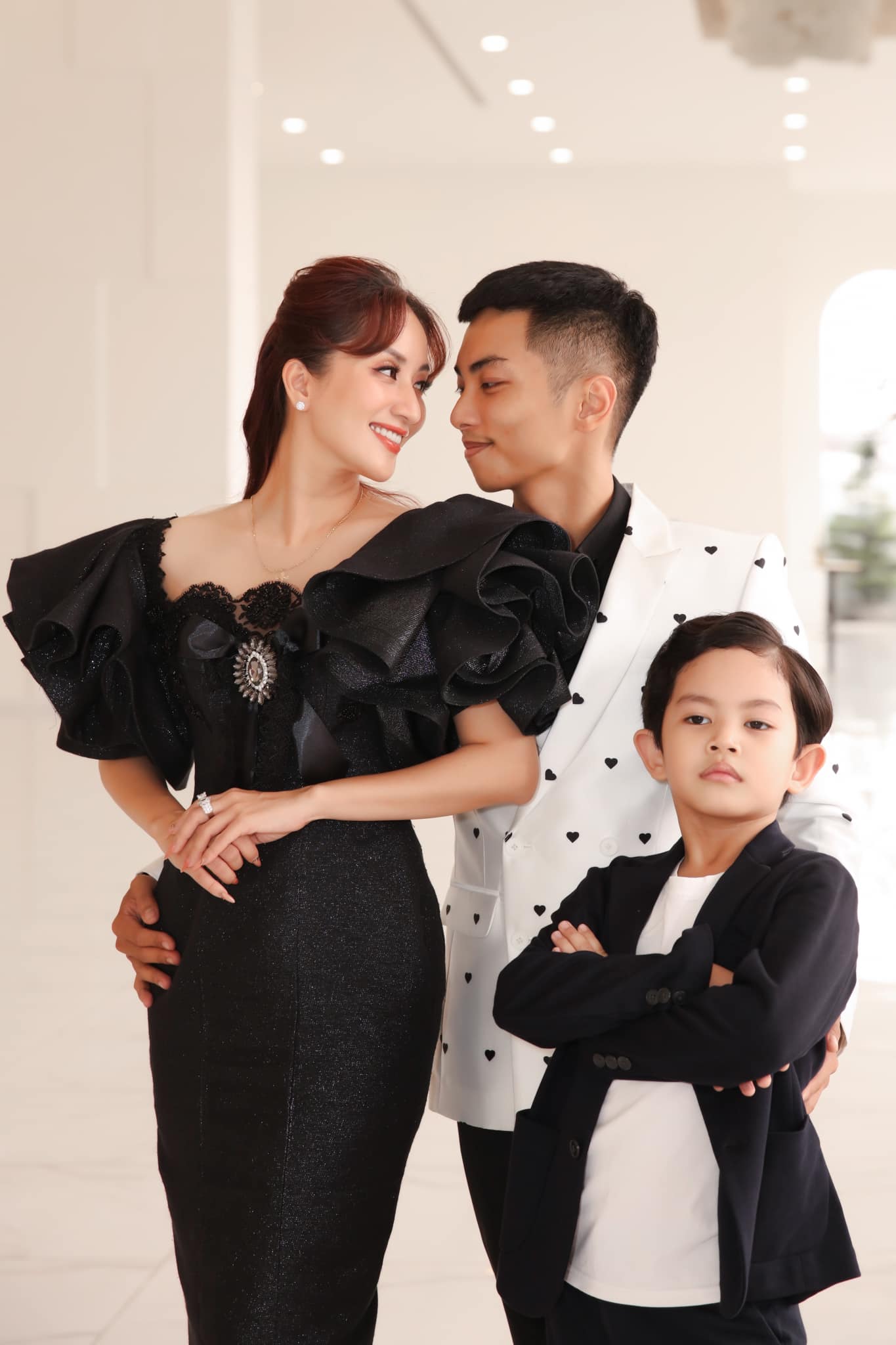 Phan Hiển bị phản ứng dữ dội vì úp trọn bánh kem vào mặt Khánh Thi, chính chủ phải lên tiếng đính chính ngay và luôn-3