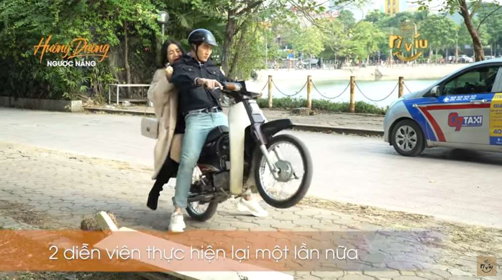 Hậu trường gây thót tim của Hướng dương ngược nắng: Đình Tú bốc đầu xe máy khiến Quỳnh Kool la hét không ngừng-2