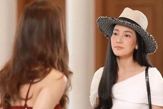 Chị chồng làm ăn thua lỗ nên mượn sổ đỏ của vợ chồng tôi cầm cố và sau 11 năm, tôi bàng hoàng nhận được thứ chị đưa cho