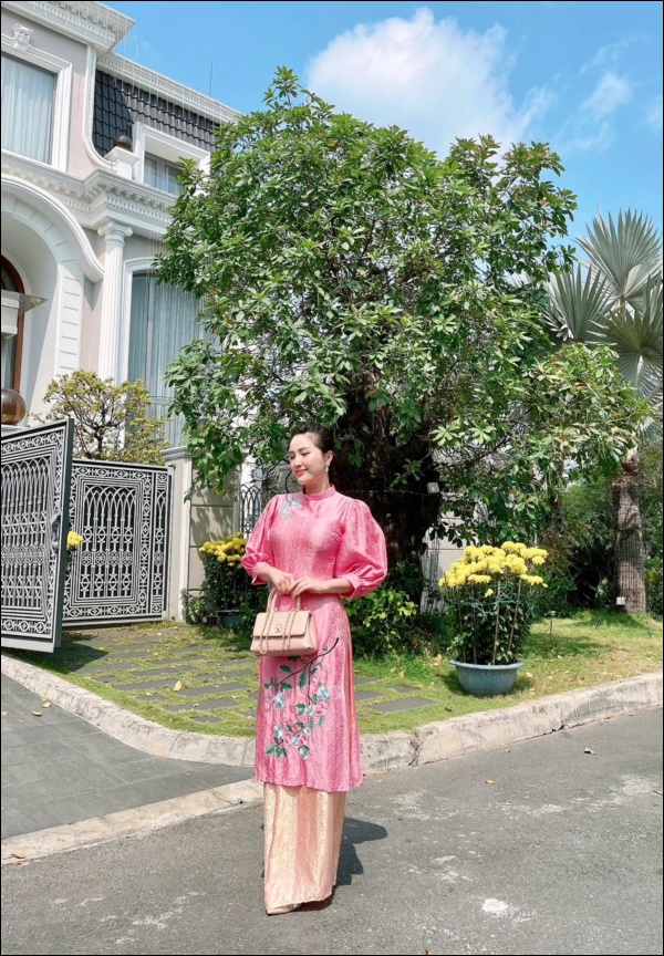 Biệt thự xa hoa như lâu đài của Bảo Thy: Đến hồ bơi cũng siêu khủng, được chồng đại gia đầu tư bơm nước biển-5