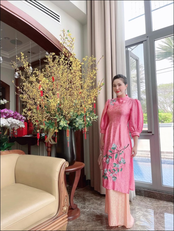 Biệt thự xa hoa như lâu đài của Bảo Thy: Đến hồ bơi cũng siêu khủng, được chồng đại gia đầu tư bơm nước biển-6