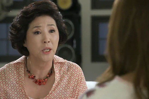 Hứa cho con dâu căn hộ 2 tỷ nhưng vừa hết tuần trăng mật mẹ chồng đã lật mặt đòi tiền thuê nhà và hồi kết khiến bà im bặt-1