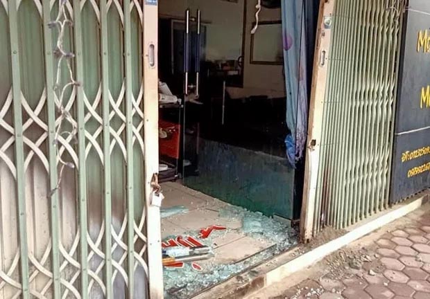 Khóa trái cửa, đổ xăng đốt tiệm cắt tóc nhằm sát hại cả nhà người yêu-1