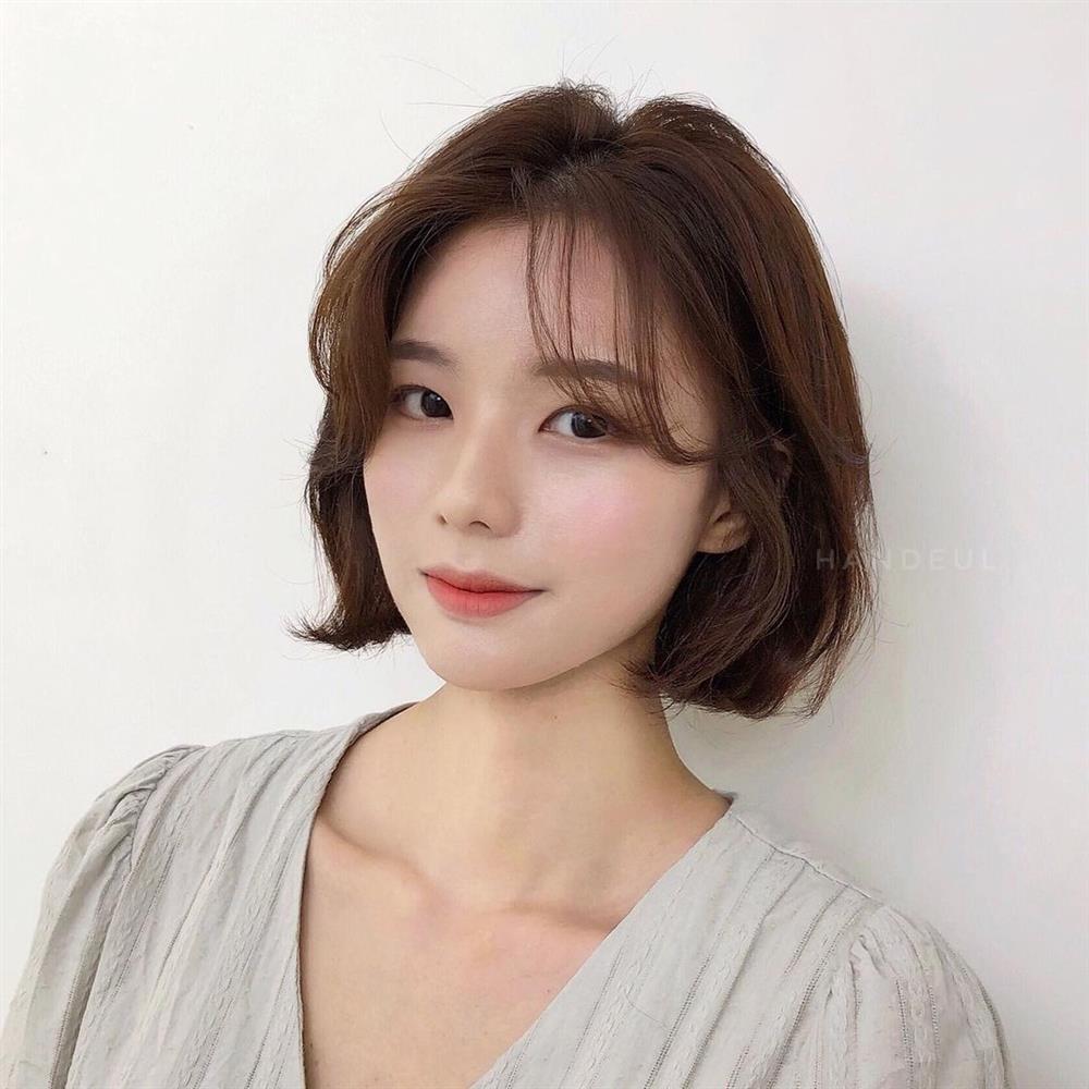 5 kiểu tóc mái siêu nhẹ mát cho mùa Hè, cam đoan là cắt xong nhan sắc sẽ xinh tươi và sang chảnh hơn bội phần-17