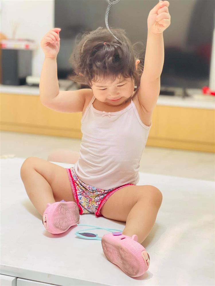 Nữ diễn viên chuyên đóng vai ác, từng là nữ hoàng nội y giờ là mẹ đơn thân bí ẩn nhất showbiz với cách dạy con đáng ngưỡng mộ-5