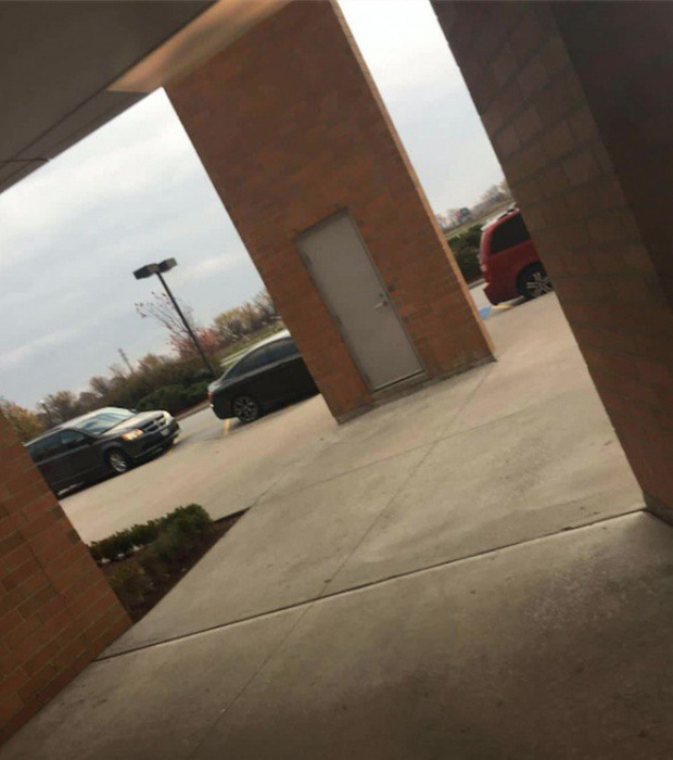 Những thiết kế hiểu được chết liền: Kiến trúc sư làm nó khi đang khó chịu với cả thế giới à?-10