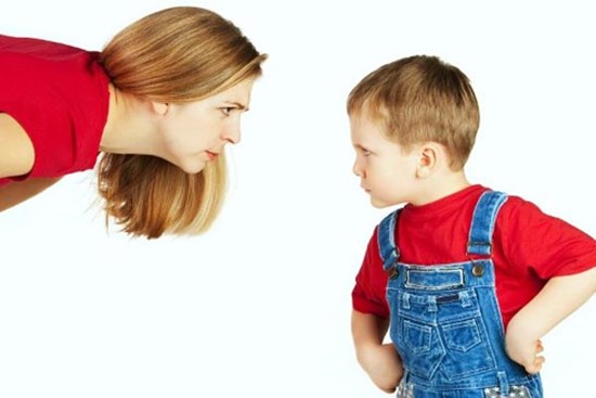 Trẻ mắc lỗi nhưng không chịu nhận lỗi? 5 gợi ý hữu ích cho cha mẹ để giúp trẻ nhận biết sai lầm, biết xin lỗi và sửa sai