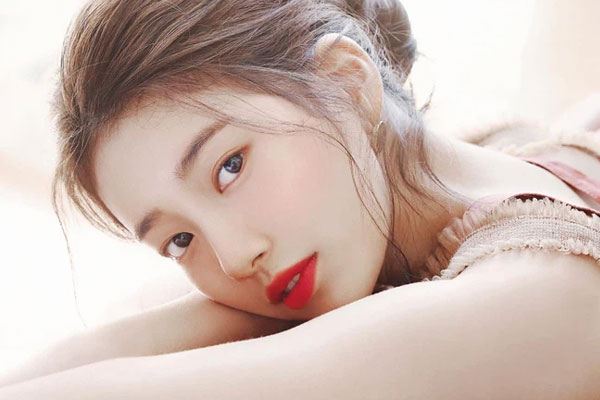 Cưới anh chàng từng yêu thầm mình sau vài tháng hẹn hò, lúc cử hành hôn lễ, chú rể lặng người nghe tiếng gọi phía sau: Còn mẹ con em thì sao”-2