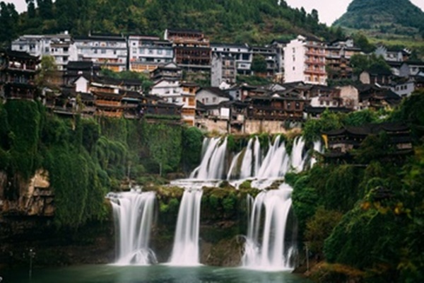 Thị trấn nước 1.300 năm tuổi ở Trung Quốc-1