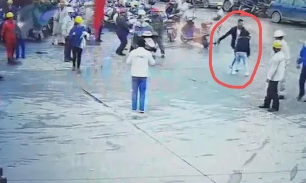 Người phụ nữ bị hành hung và đâm chết giữa phố, hình ảnh nạn nhân tại hiện trường gây ám ảnh, khiến ai cũng phẫn nộ-2