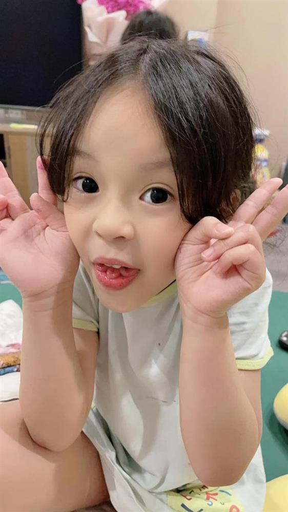 Vợ Hồng Đăng ngỡ ngàng phát hiện khả năng hiếm có của con gái út, hiếm đến mức cả triệu người mới có một-2