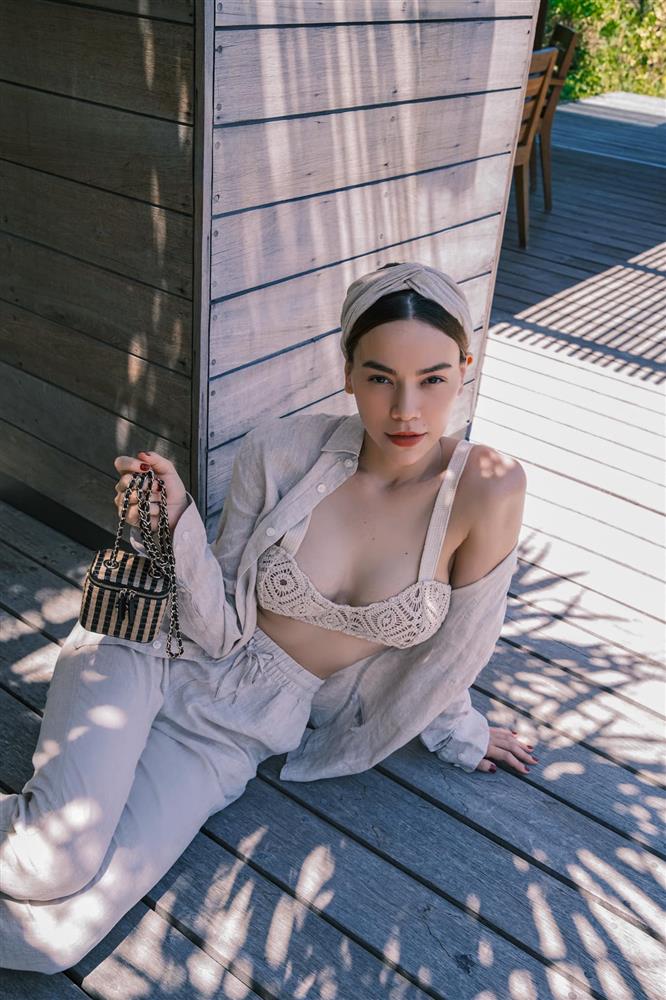 Hà Hồ bị fan bóc nhược điểm vóc dáng khi diện váy gợi cảm nhưng vẫn tự tin khoe dáng với cả loạt đồ sexy hết nấc-3