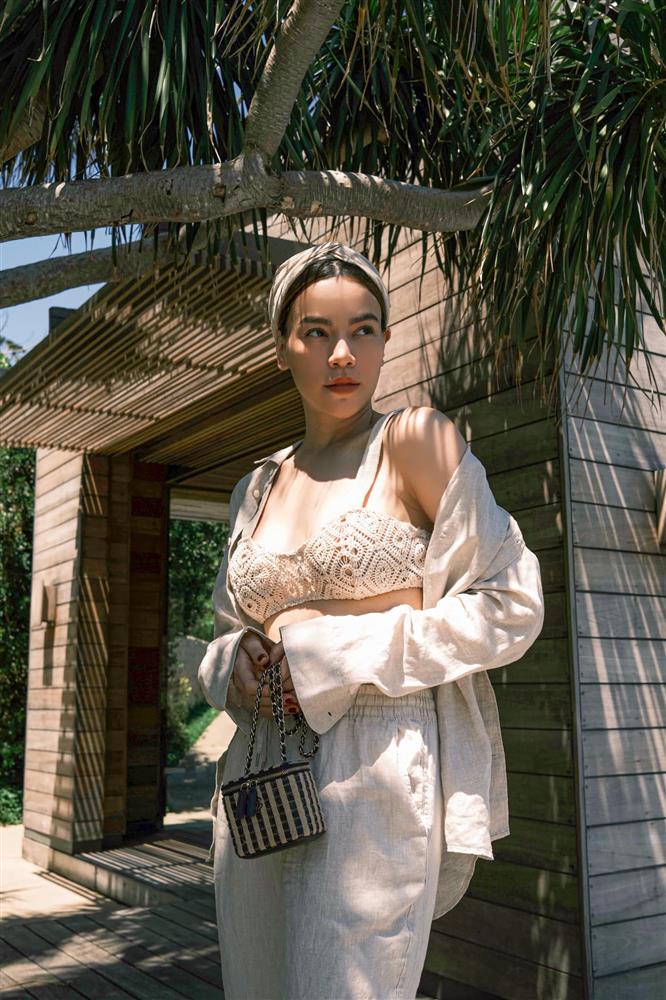 Hà Hồ bị fan bóc nhược điểm vóc dáng khi diện váy gợi cảm nhưng vẫn tự tin khoe dáng với cả loạt đồ sexy hết nấc-4