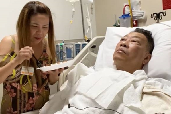 Nhạc sĩ Lê Quang phẫu thuật thông mạch máu não-1