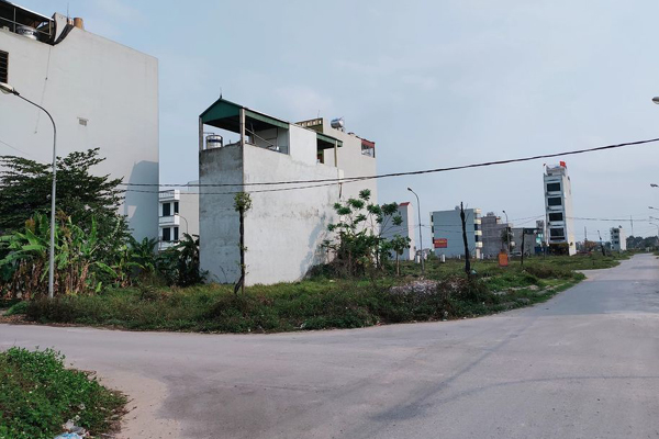 Bỏ cọc 500 triệu đồng cho lô đất 12 tỷ, thà mất nửa tỷ chứ không muốn ôm cục nợ vì đất xì hơi-2