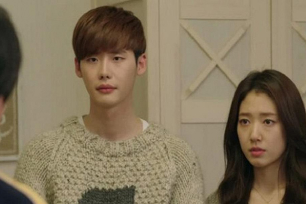 Đưa bạn gái về nhà ra mắt mẹ tặng ngay một phong bao đỏ khiến cô ấy hớn hở, hôm sau nhìn thấy thứ này trên mạng tôi lập tức chia tay-1