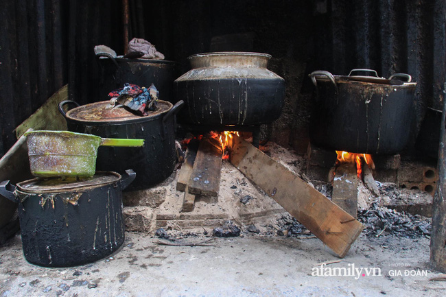 Bà chủ quán bị khách tố bán cháo sườn có cả họ nhà giòi lúc nhúc bên trong lên tiếng: Tôi bán hàng 30 năm nay chưa có ai chê trách gì-3