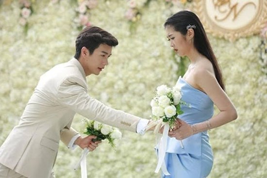 Tân hôn vừa về phòng, cô dâu sững sờ nghe chú rể thủ thỉ “mai anh đền”, biết sự thật phía sau, cô “ra tay” khiến anh “hóa đá”