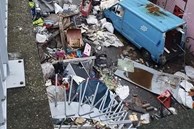 Những hình ảnh gây sốc cho thấy thành phố Paris hoa lệ 'ngập trong rác' khiến cộng đồng mạng thất vọng tràn trề, chuyện gì đang xảy ra?